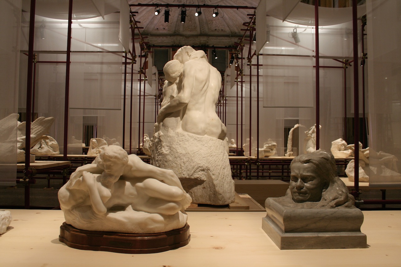 Auguste Rodin_ Milano, Palazzo Reale. Particolare dell'allestimento della mostra